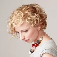 Architektka wnętrz Noomo Studio, profesjonalne projektowanie i aranżacja przestrzeni.