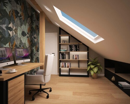 Światło i inspiracja – idealne warunki do pracy w domowym biurze na poddaszu. Stanowisko pracy na poddaszu z drewnianym biurkiem, czarnym krzesłem i oknem dachowym.